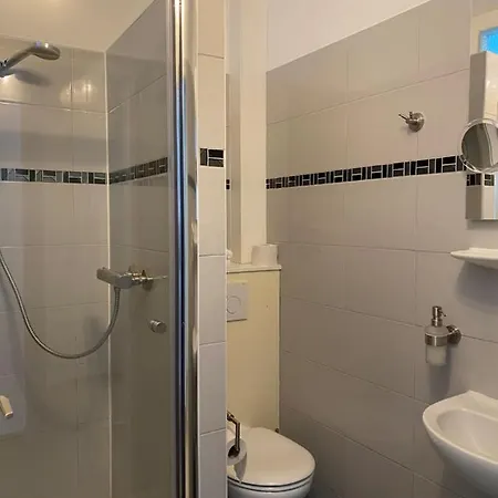 Hotel Les Acteurs 2*