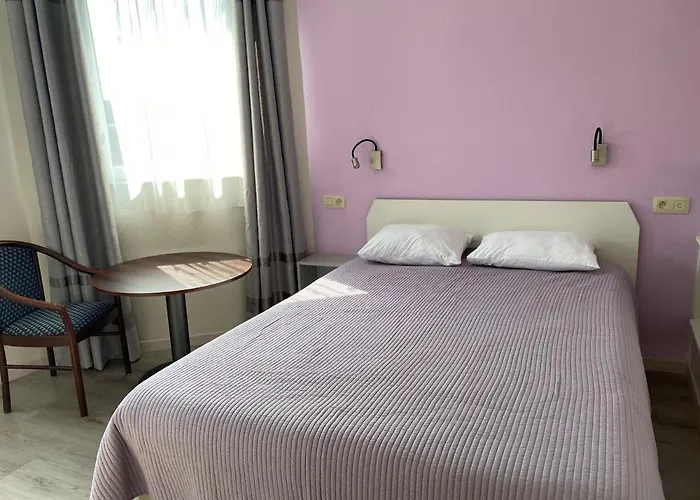 Hotel Les Acteurs 2*